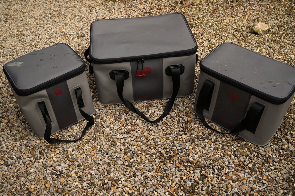 Fox Rage Taška Pro Series Welded Bag Medium (17)